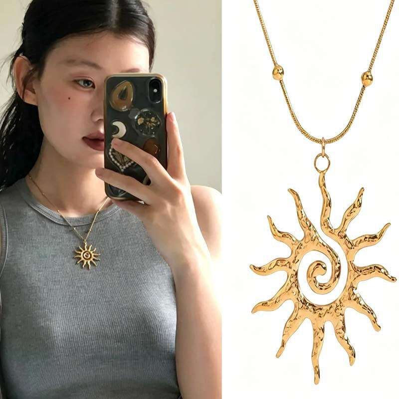 Wholesale Zinc Alloy Gold Hollow Sun Pendant Necklace Electroplated Finish Fashion Accessory Women Party Gift