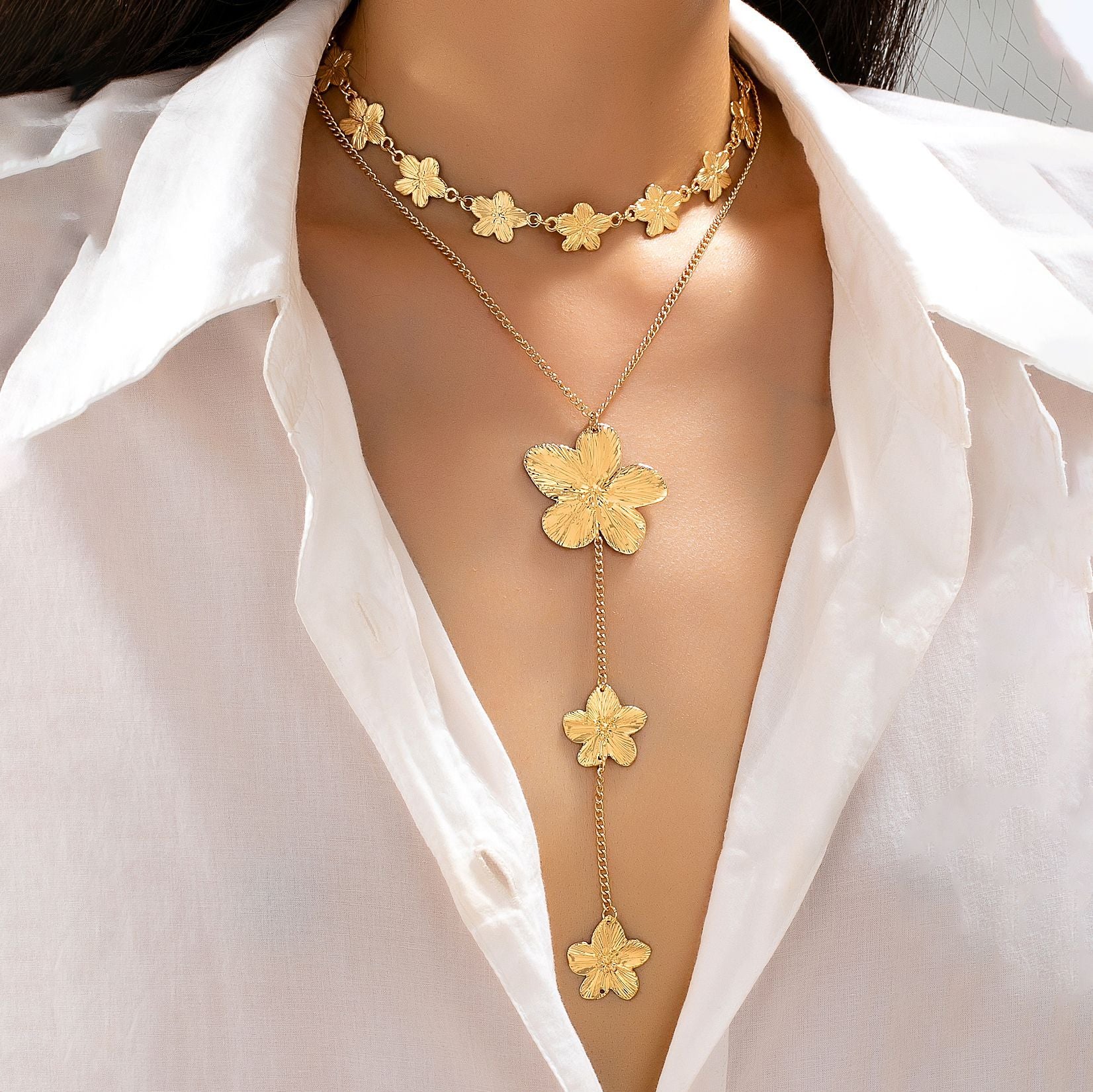 Wholesale Gold Flower Pendant Necklace Fashion Jewelry Accessory Trendy Party Gift Boutique Resale