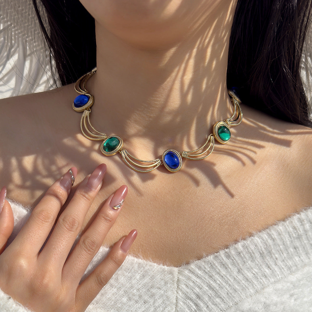 Wholesale geometric retro niche clavicle chain necklace