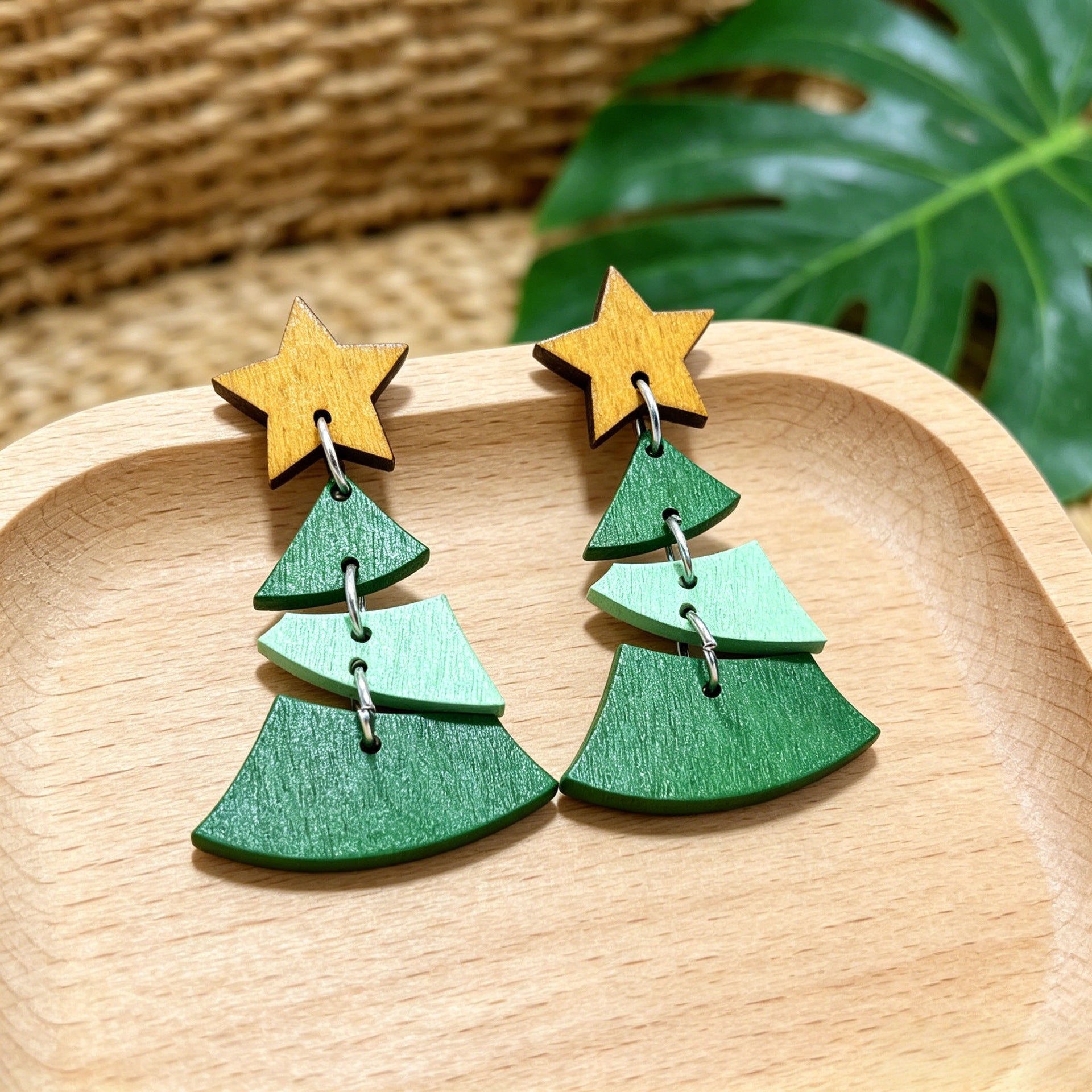 Wholesale Retro Color-Blocking Christmas Tree Earrings Wooden Jewelry Accessory