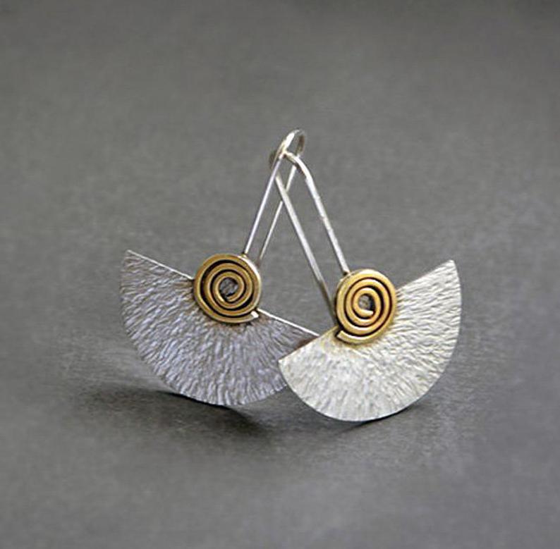 Wholesale Stylish Spiral Semi-Circle Alloy Earrings for Women,  Silver Finish,  Trendy Jewelry Accessory for Boutique Resale