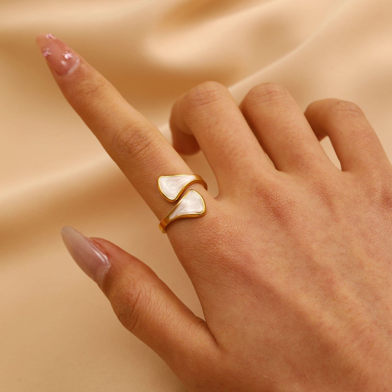 Wholesale Gold Tone Stainless Steel Open Heart Ring With Rhinestones Women S Fashion Jewelry Gift Boutique Resale