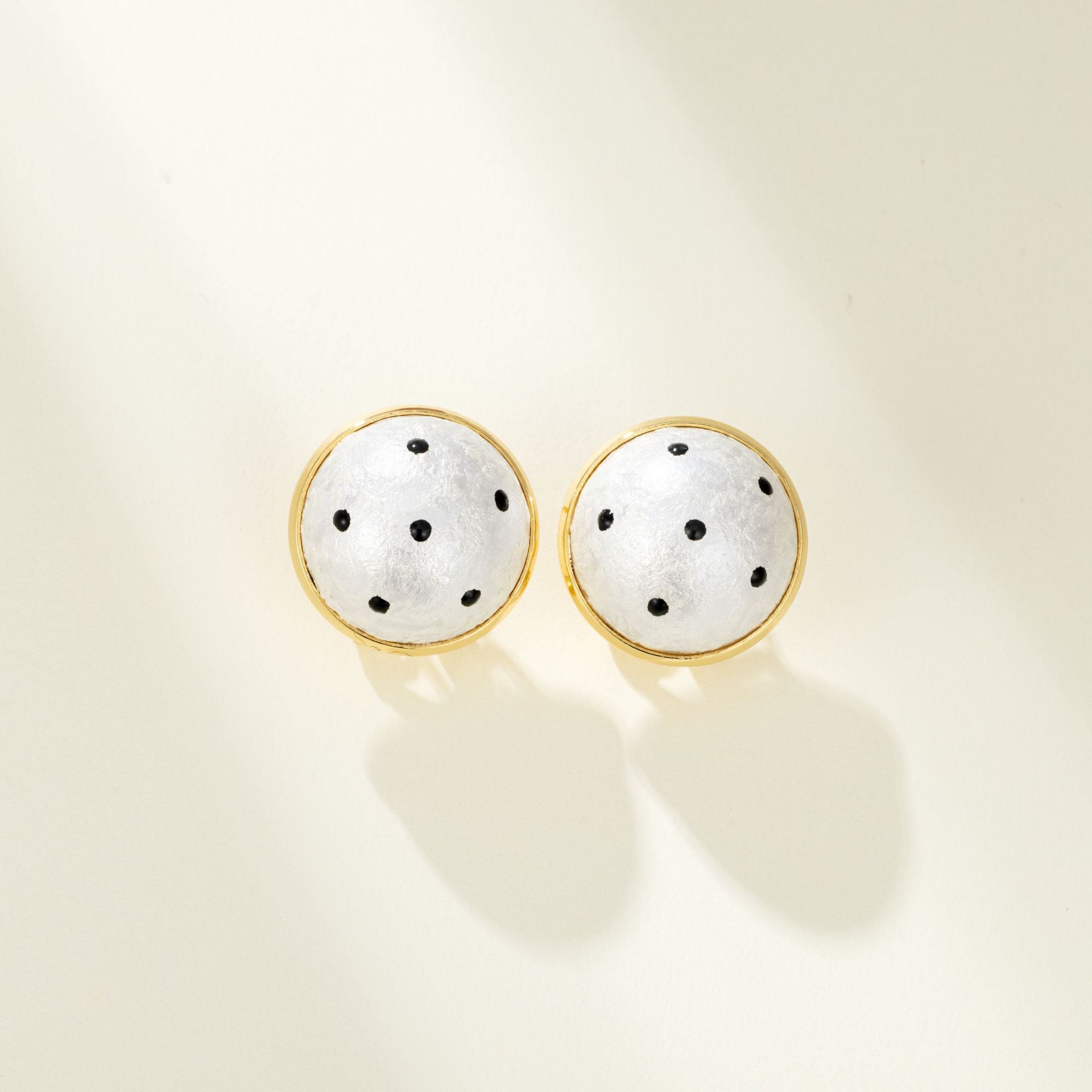 Wholesale Retro  Wave Point Pearl Earrings