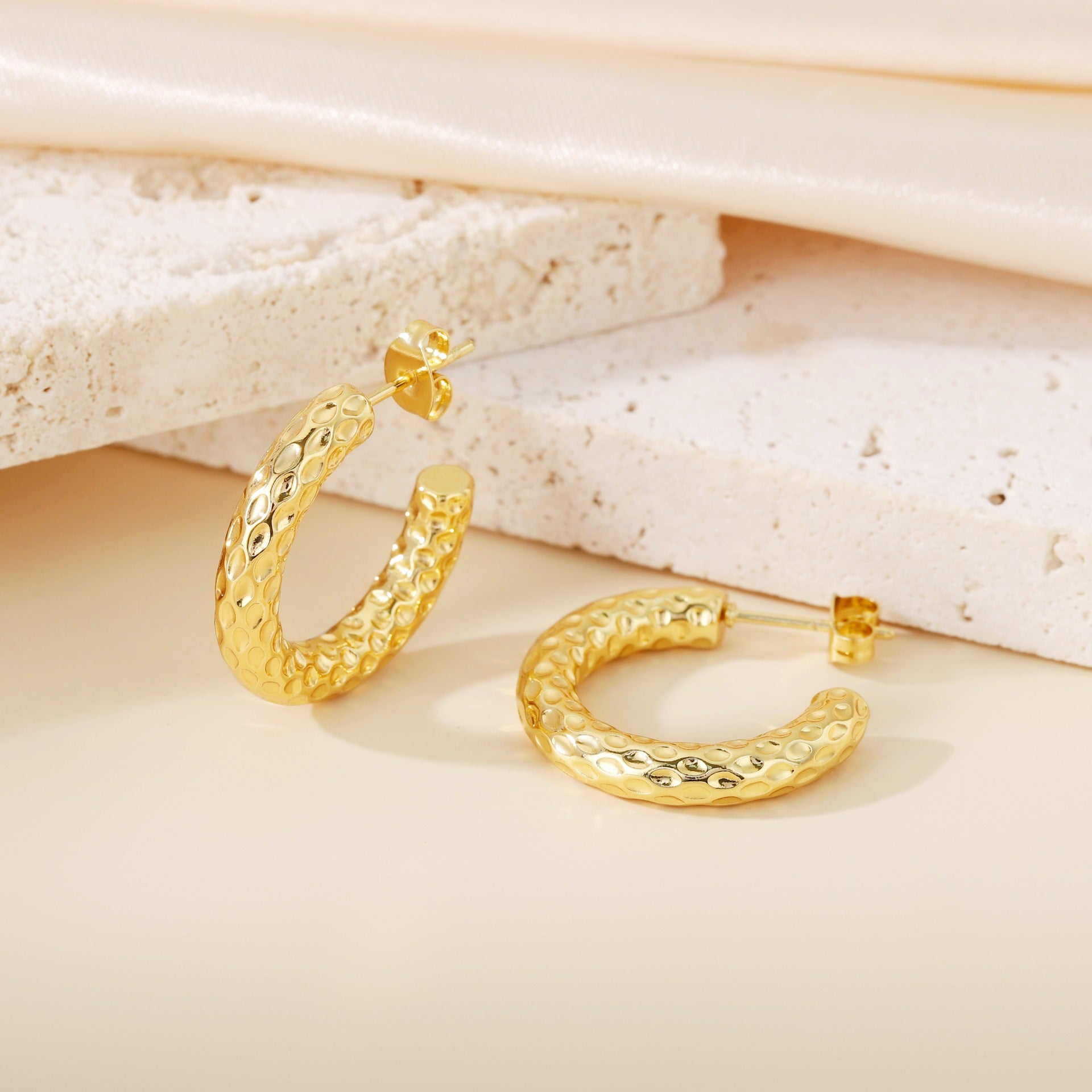 Wholesale Steel and titanium plain ring hammered earrings