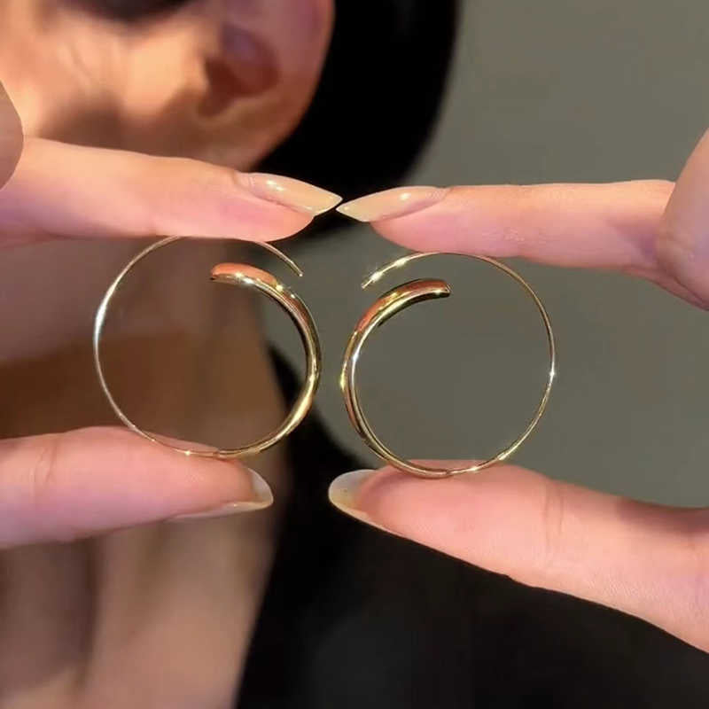 Wholesale Minimalist Circle Earrings Korean Japanese Style Boutique Resale Jewelry Accessory