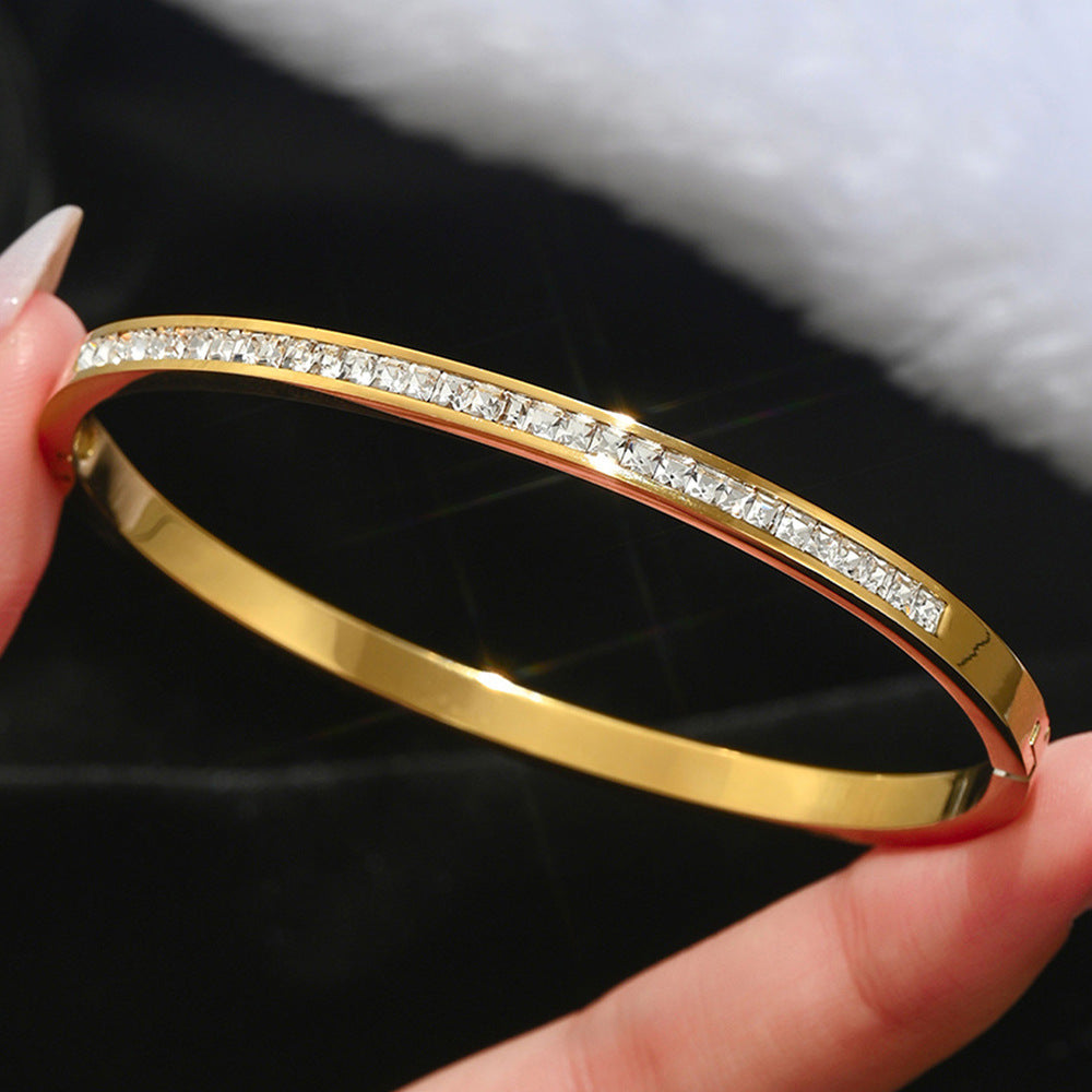 Wholesale Titanium Steel Gold Electroplated Studded Bracelet Set Fashion Jewelry Accessory