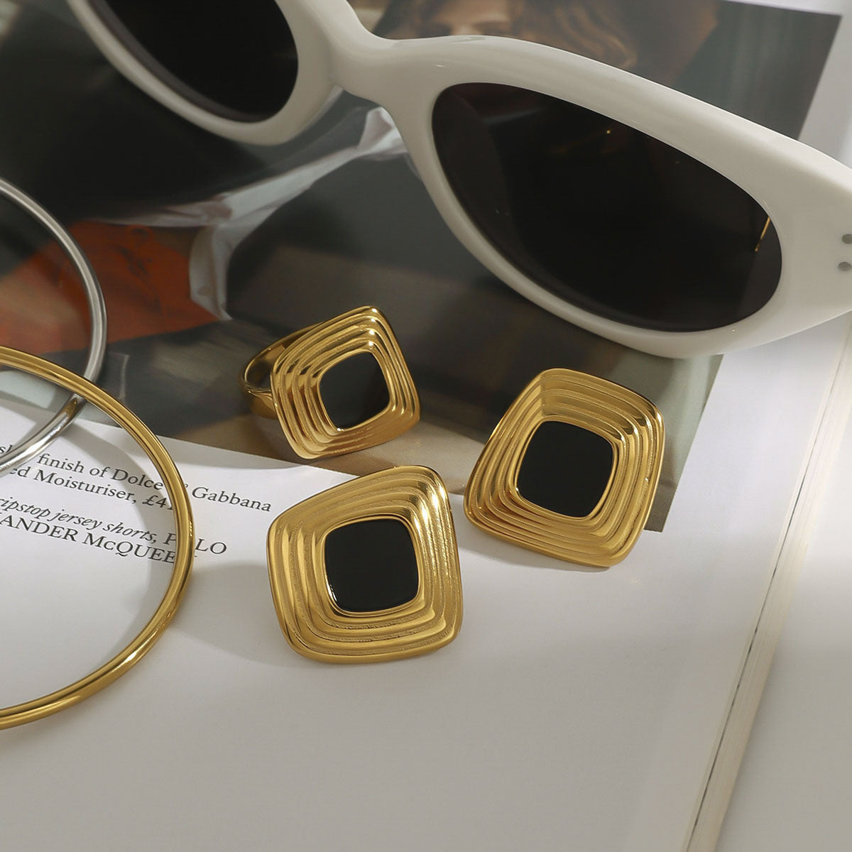 Wholesale  18K gold stainless steel black resin geometric rib irregular square rings