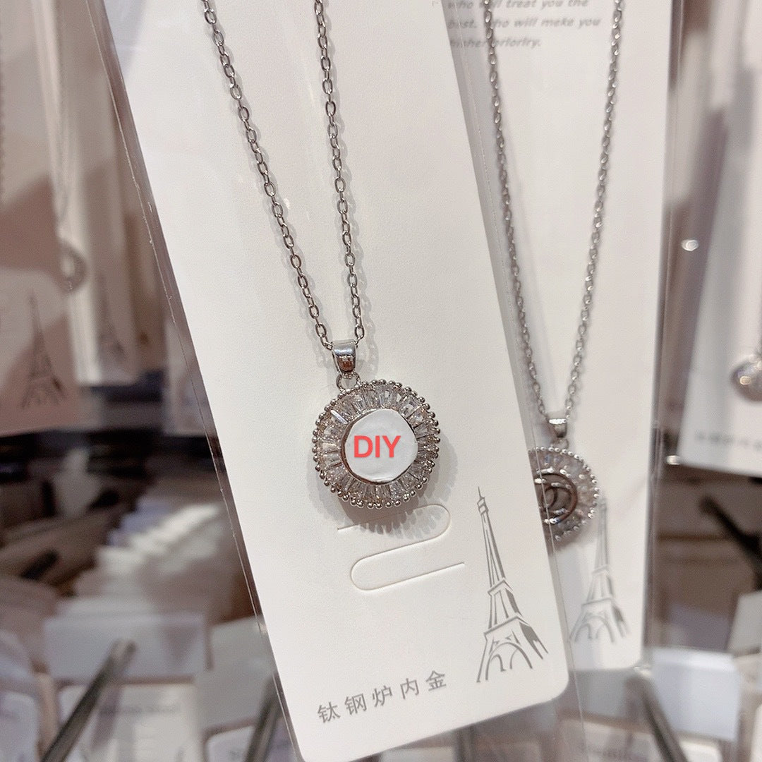 Wholesale Titanium Steel Zircon Blingbling Double C-shaped Light Luxury Necklace