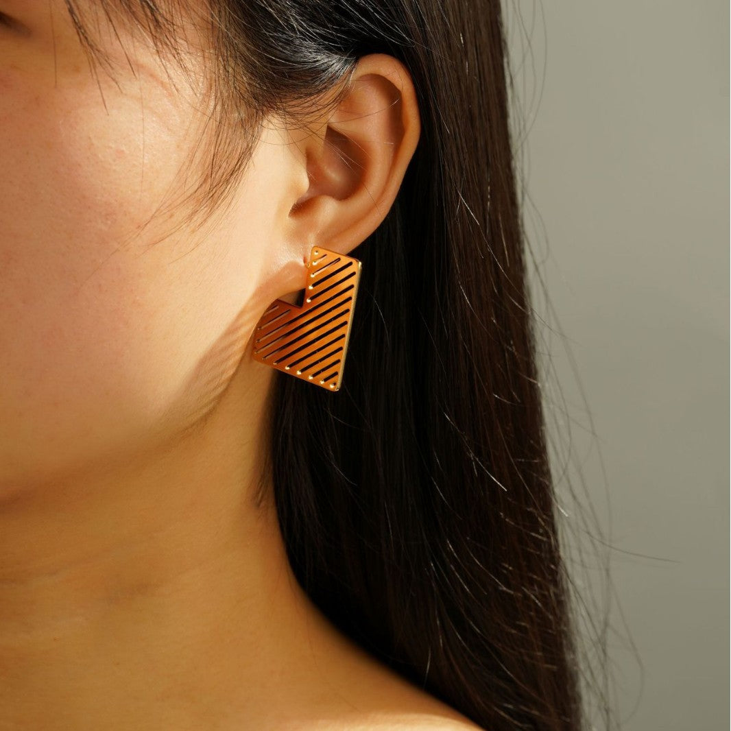 Wholesale  exaggerated love earrings