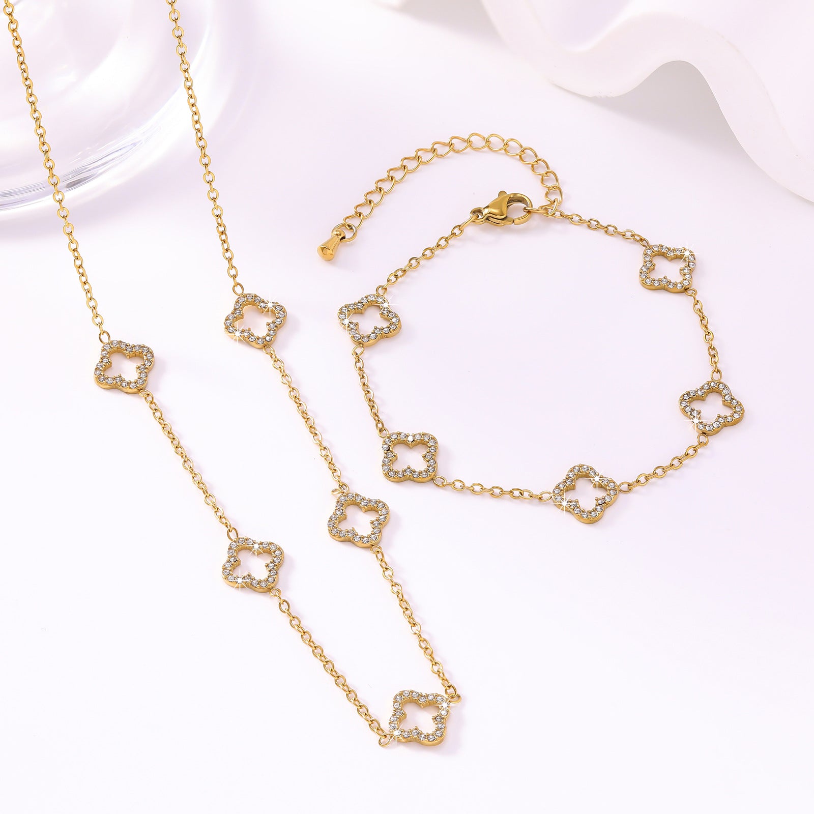 Wholesale Fashion Four Leaf Clover Hollow Out Gold Plated Stainless Steel Long Necklace For Women Everyday Wear Gift