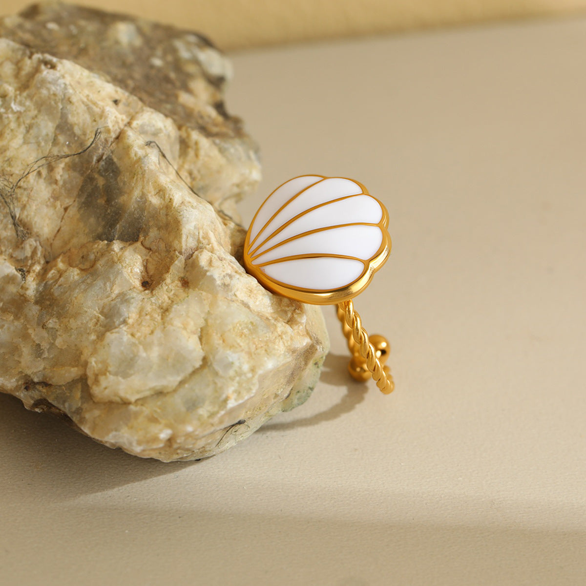 Wholesale Stainless steel ocean-themed adjustable seashell ring