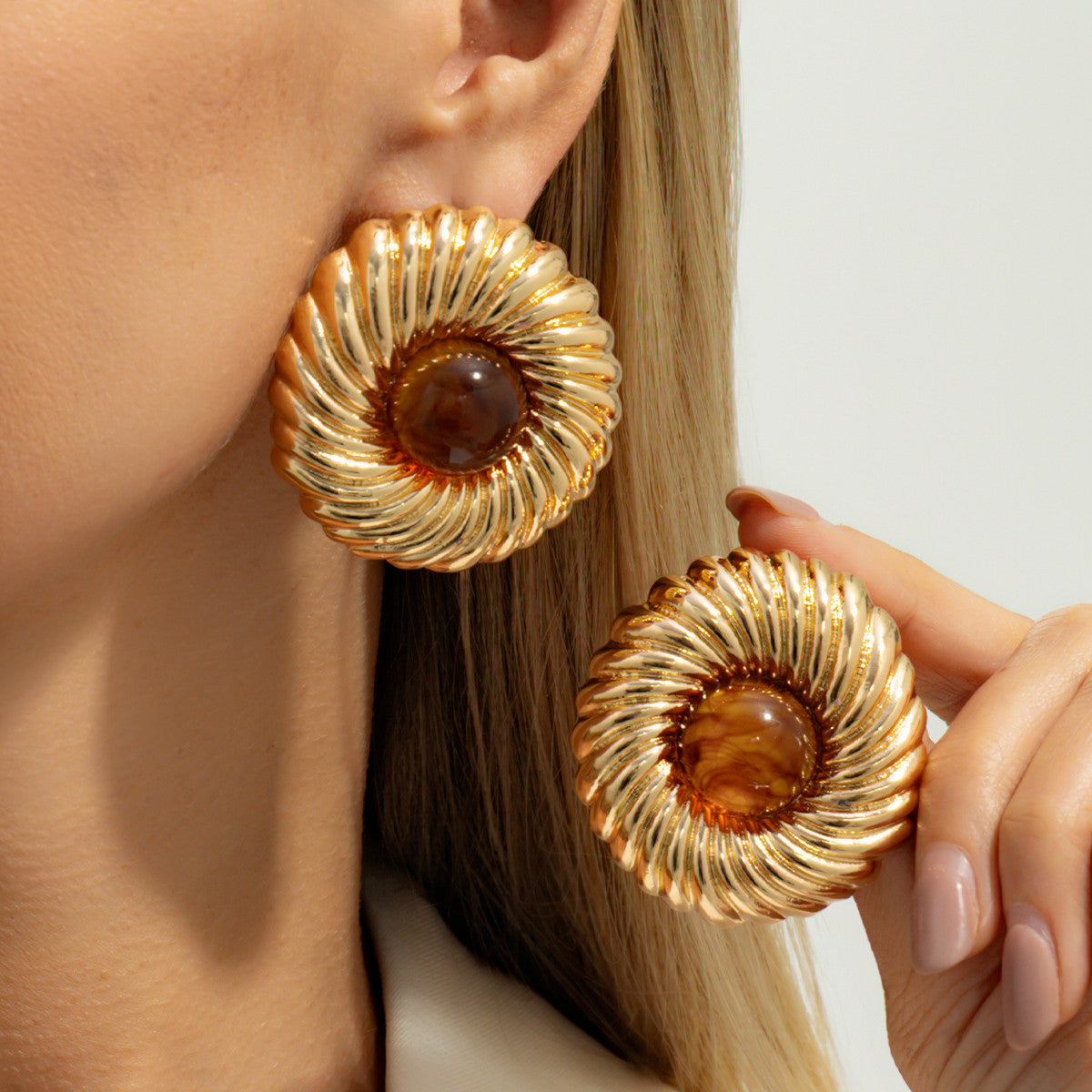 Wholesale Vintage Round Geometric Sunburst Earrings,  Zinc Alloy,  Gold & ,  Jewelry Accessory