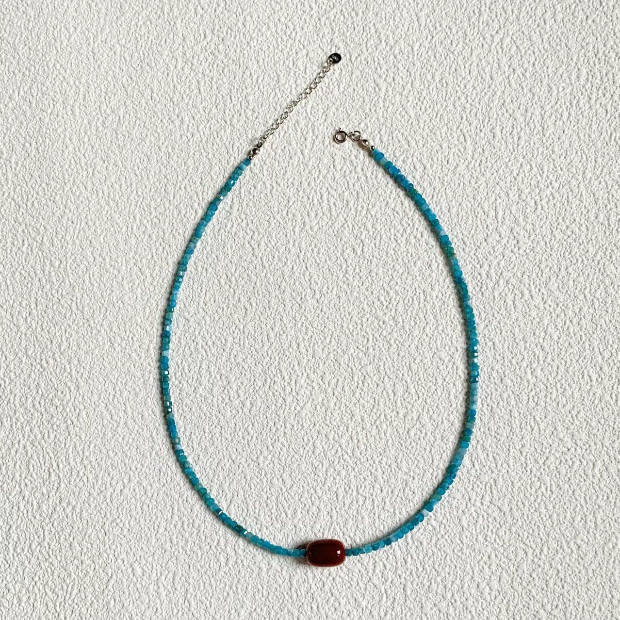 Wholesale  Retro  Clavicle Chain Red and Blue Beaded Necklace