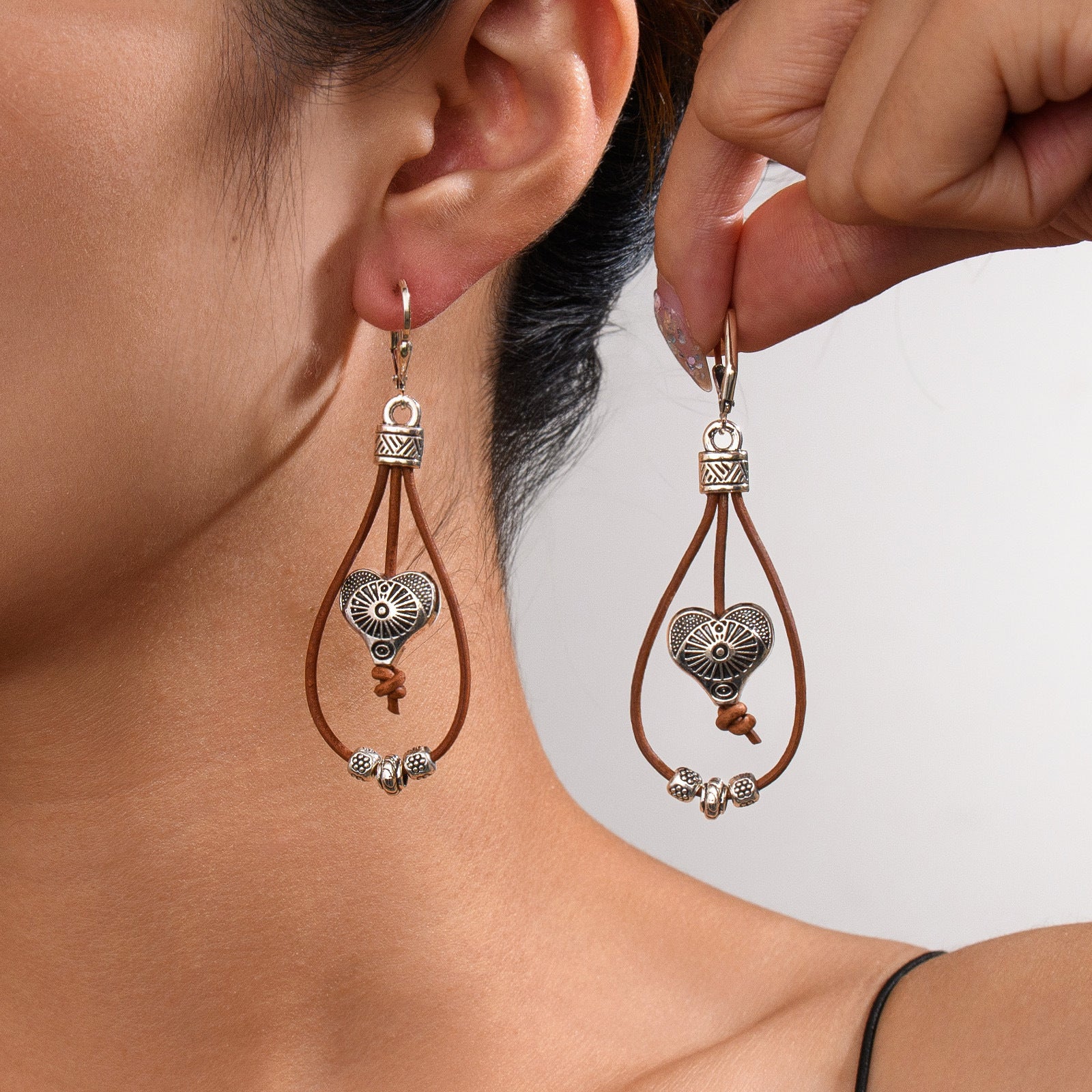 Wholesale  retro ethnic style antique silver flower beads leather rope pendant women's earrings