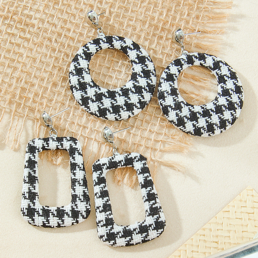 Wholesale Houndstooth Geometric Drop Earrings - Retro Fashion Accessory for Party Wear