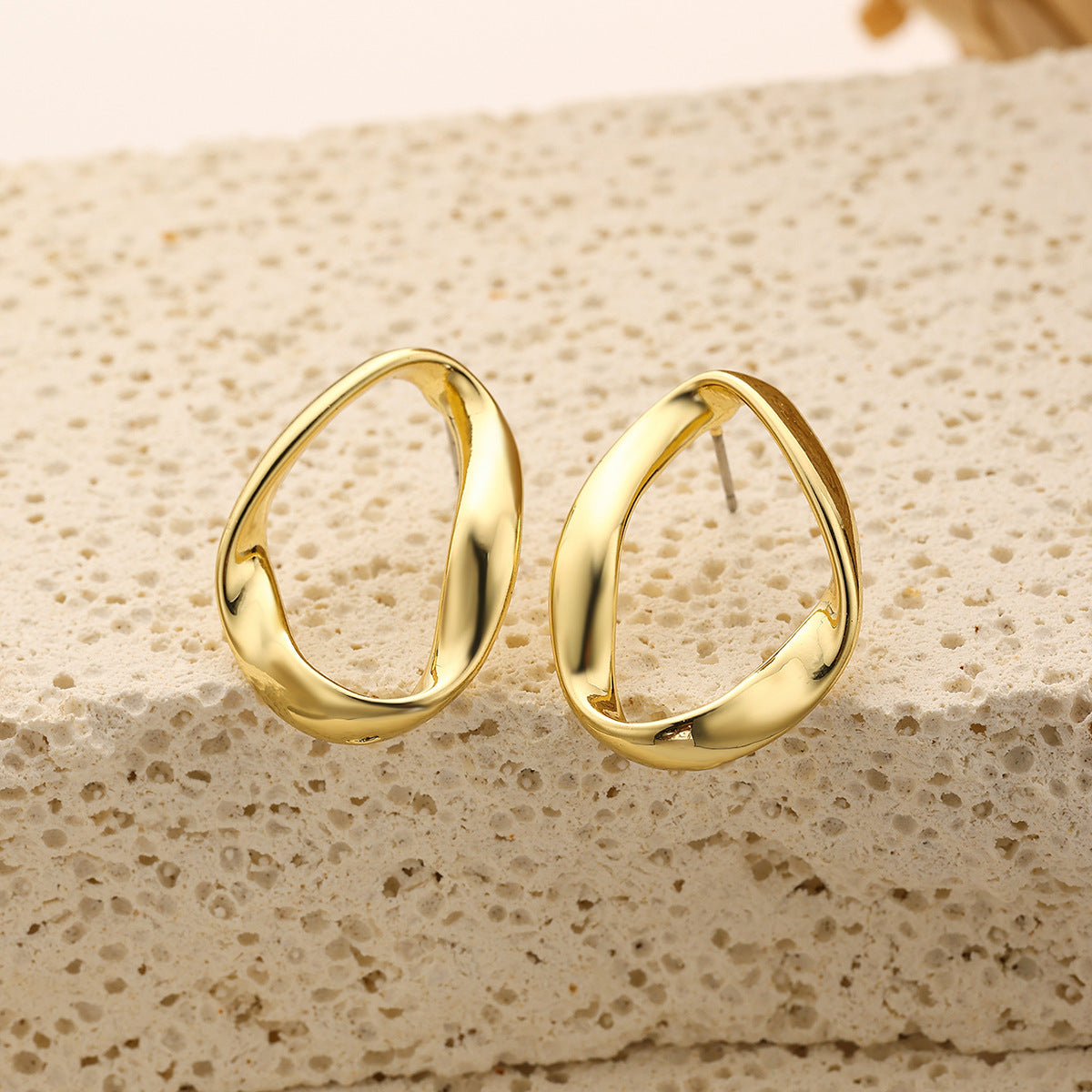 Wholesale  luxury circle plain ring earrings geometric irregular fashion vintage earrings