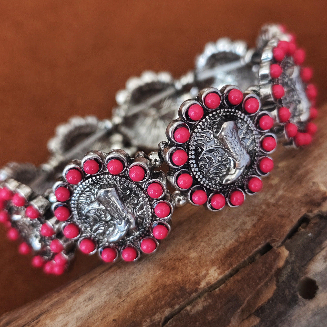 Wholesale Stylish Vacation Style Pink Cross Plated Zinc Alloy Bangle Bracelet For Women Everyday Fashion Accessory