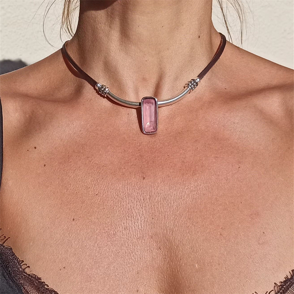 Wholesale Sweet Cool Square Rhinestone Resin Pendant Choker Necklace Minimalist Fashion Jewelry Gift