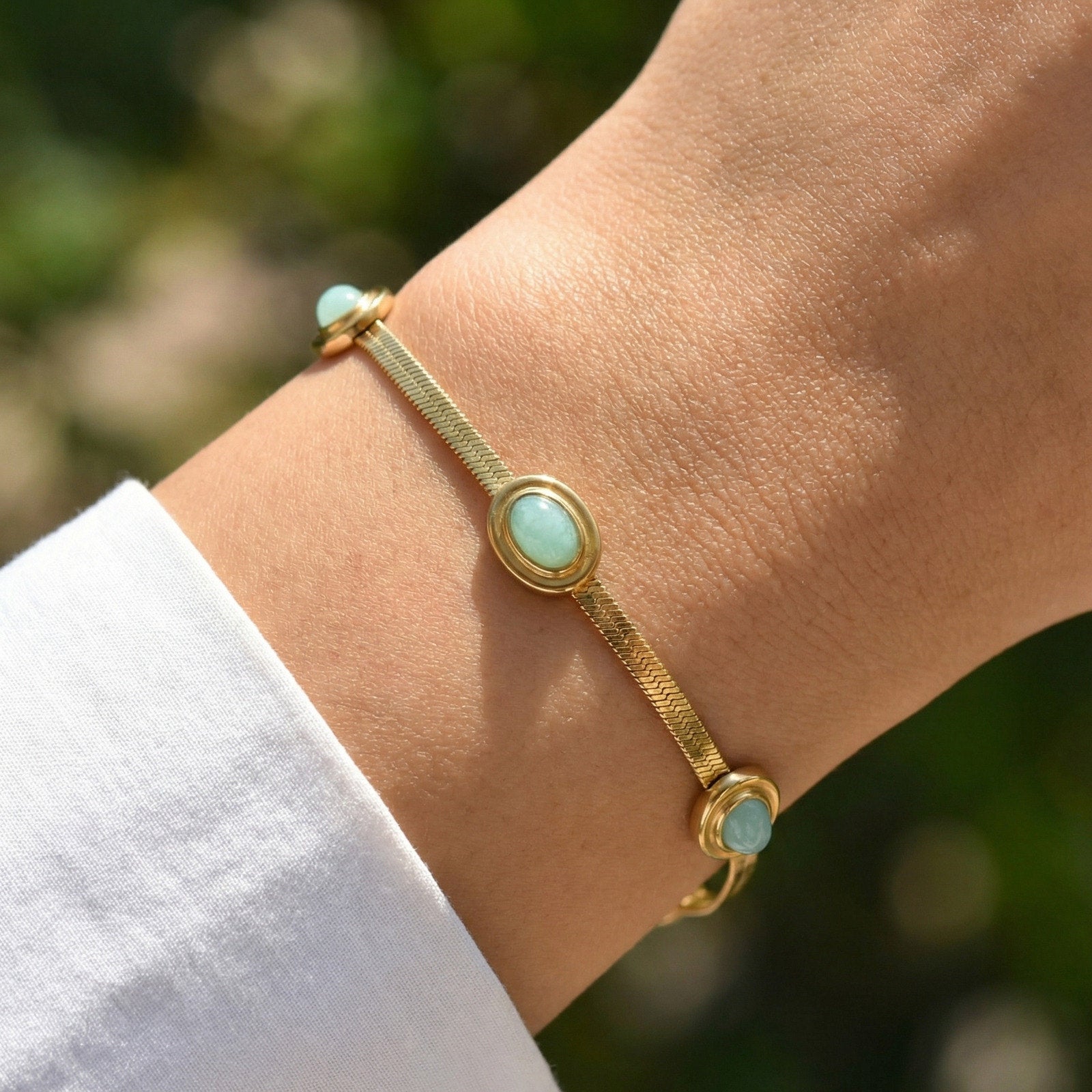 Wholesale Gold Plated Stainless Steel Natural Stone Blade Chain Bracelet Vintage Retro Women S Fashion Jewelry Gift Boutique Resale