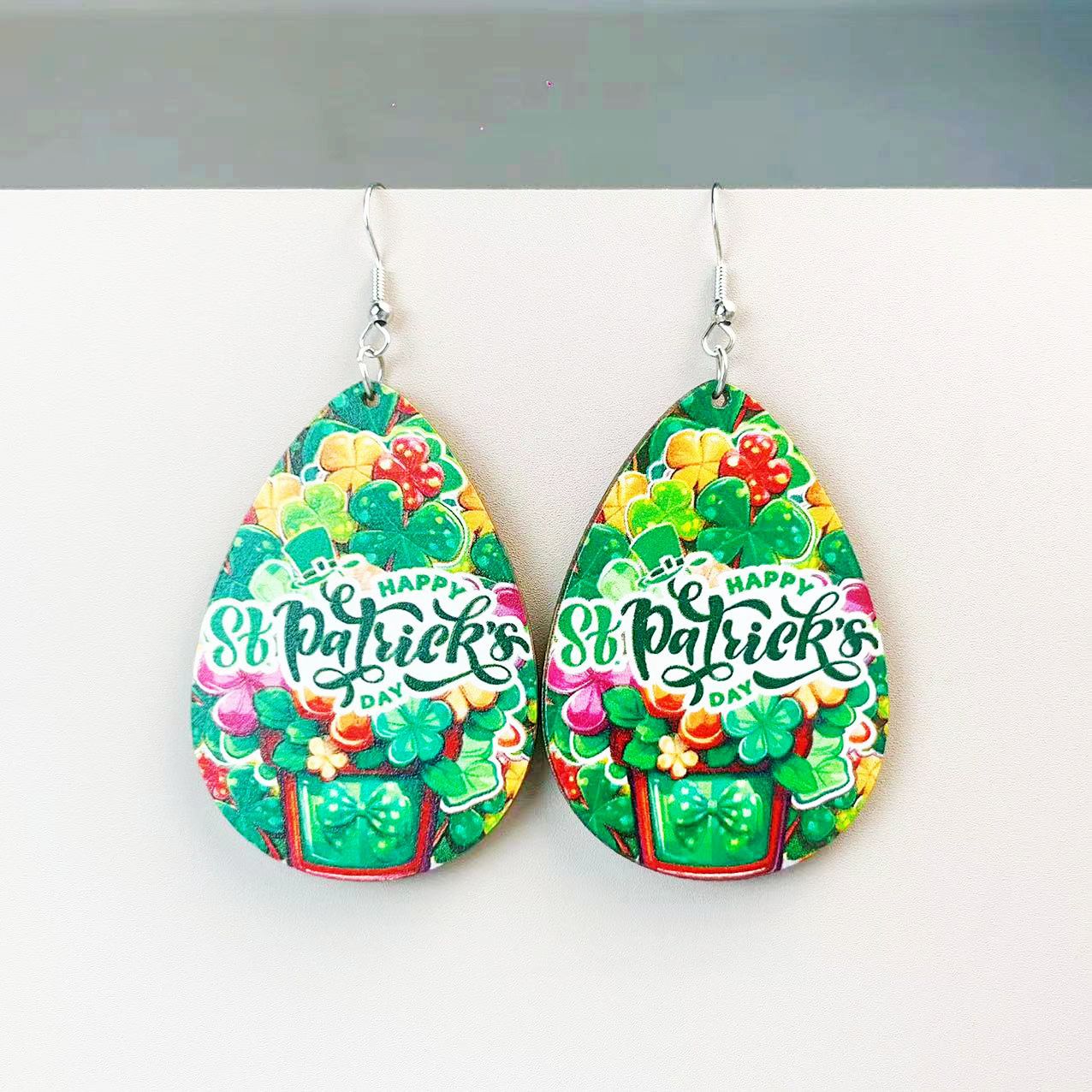 Wholesale Wooden St.  Patrick' s Day shamrock earrings