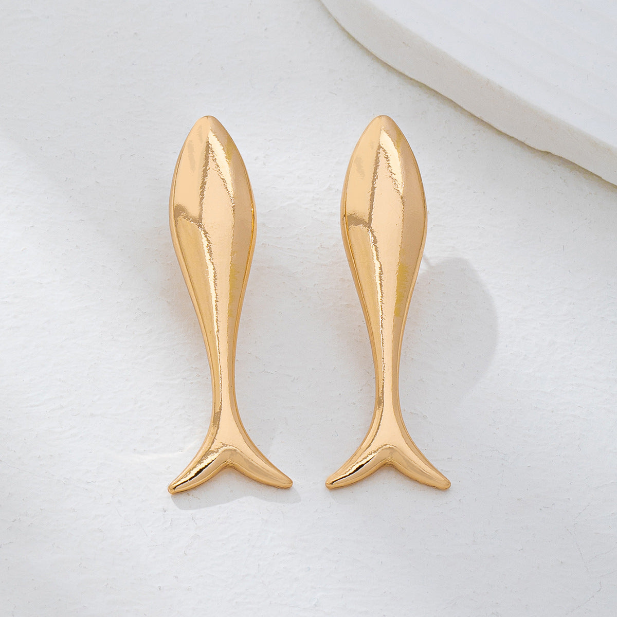 Wholesale 1 Pair Gold Plated Alloy Fish Earrings Summer Beach Vacation Style Fashion Accessory For Women
