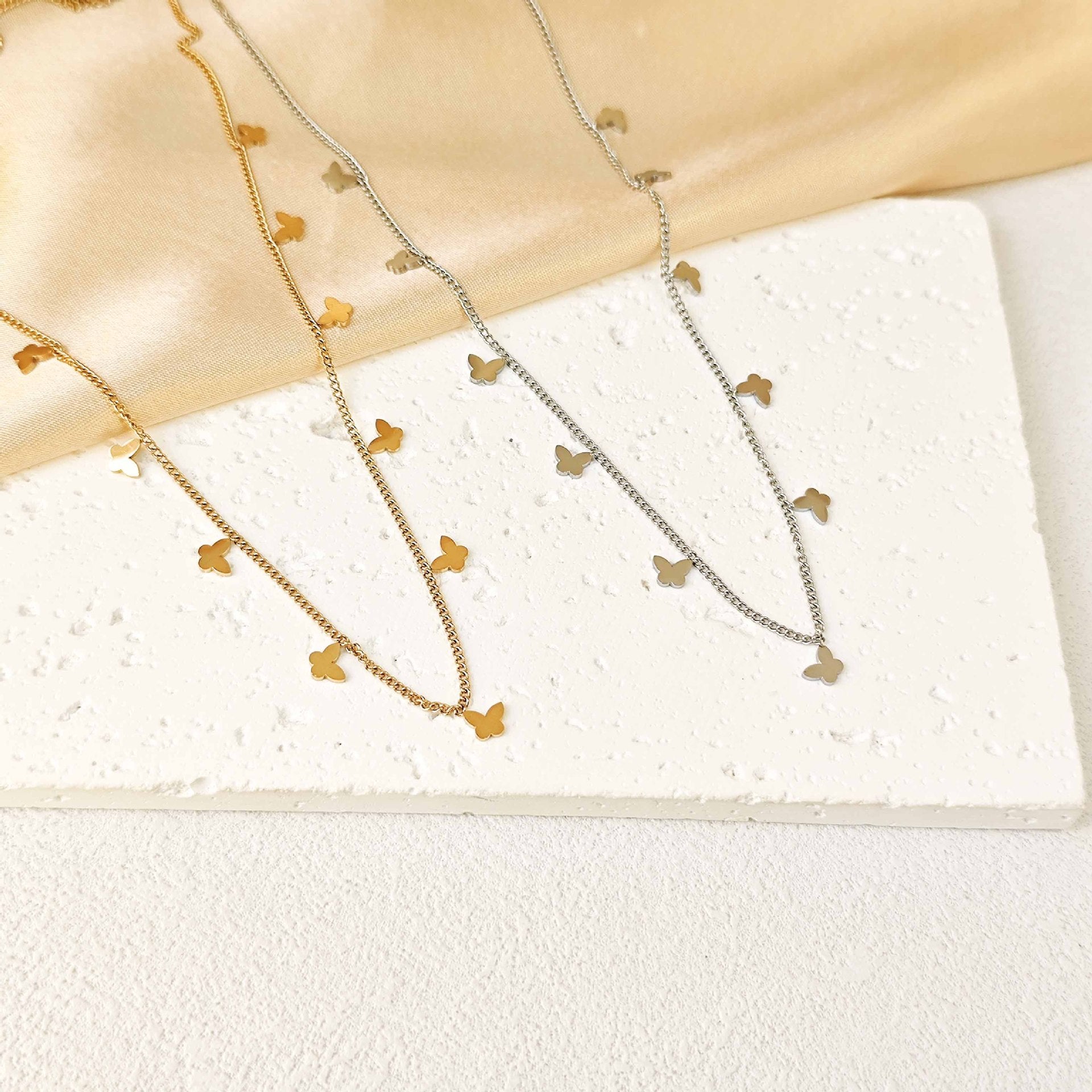 Wholesale Titanium Steel Butterfly Clavicle Necklace French Retro Style Fashion Accessory