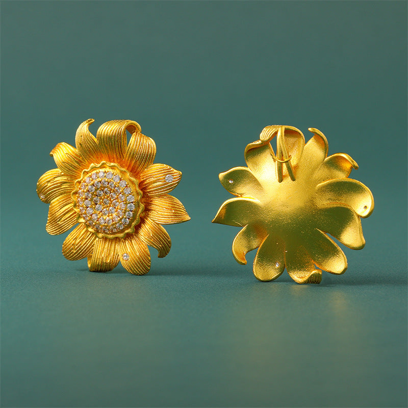 Wholesale Retro Brushed Sunflower Pendant Copper Electroplated Fashion Jewelry Accessory for Gift or Boutique Resale