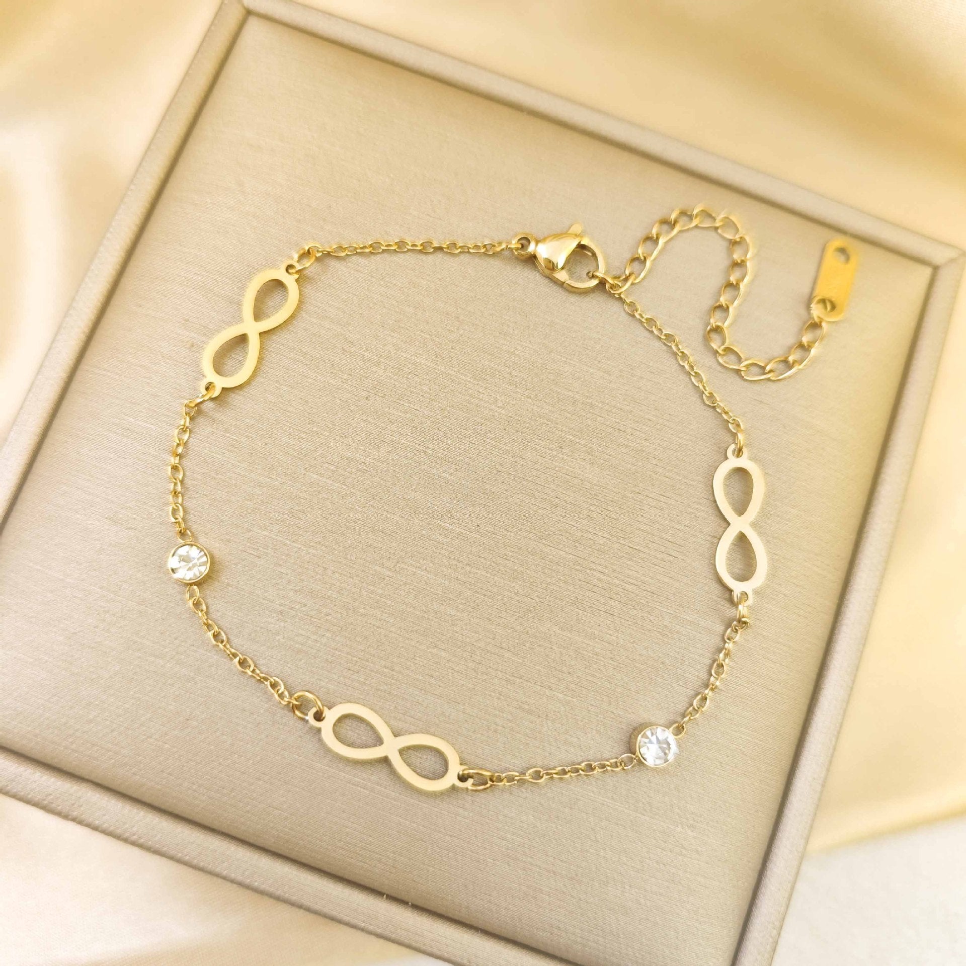 Wholesale Titanium Steel Infinite Love Figure Eight Bracelet Electroplated Finish Trendy Jewelry Accessory for Women