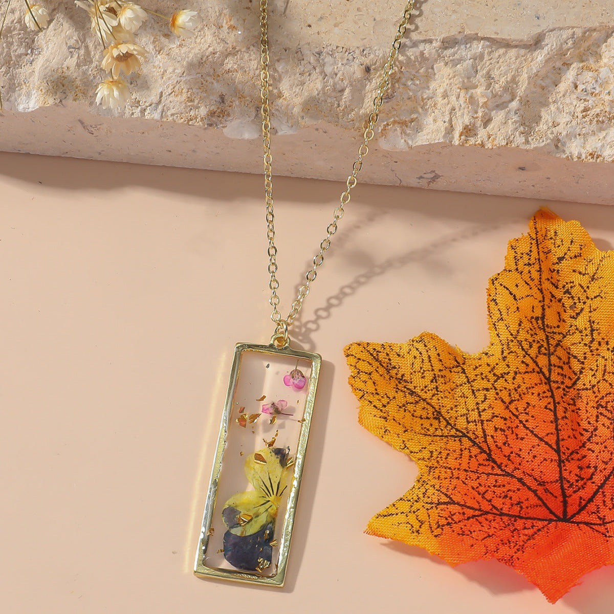 Wholesale Pastoral December Birth Flower Resin Pendant Necklace - Boutique Resale Jewelry Accessory
