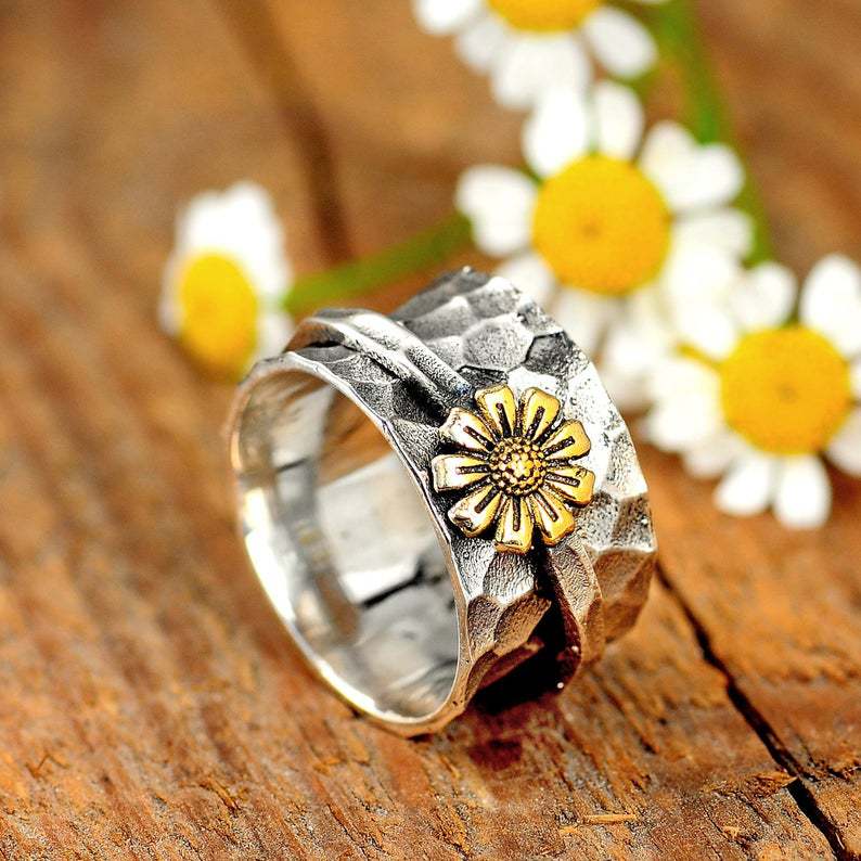 Wholesale Trendy Flower Ring Silver Metal Rotatable Carved Design Fashion Accessory Gift for Wedding