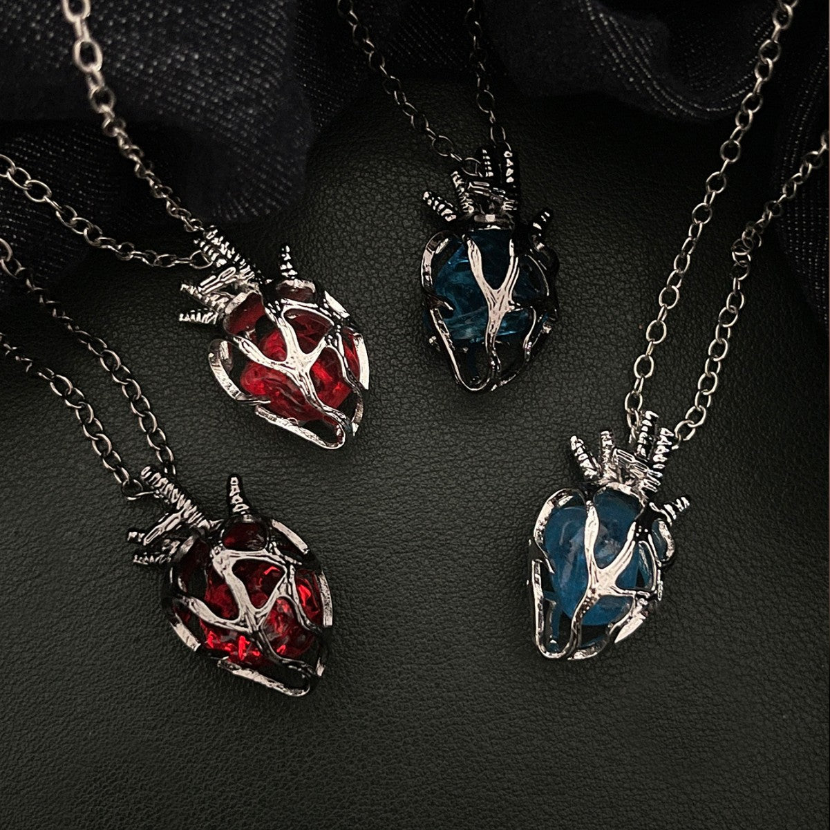 Wholesale Gothic Dark Style Hollow Heart Pendant Necklace Red Blue Glass Crystal Gift Boutique Resale Jewelry Accessory