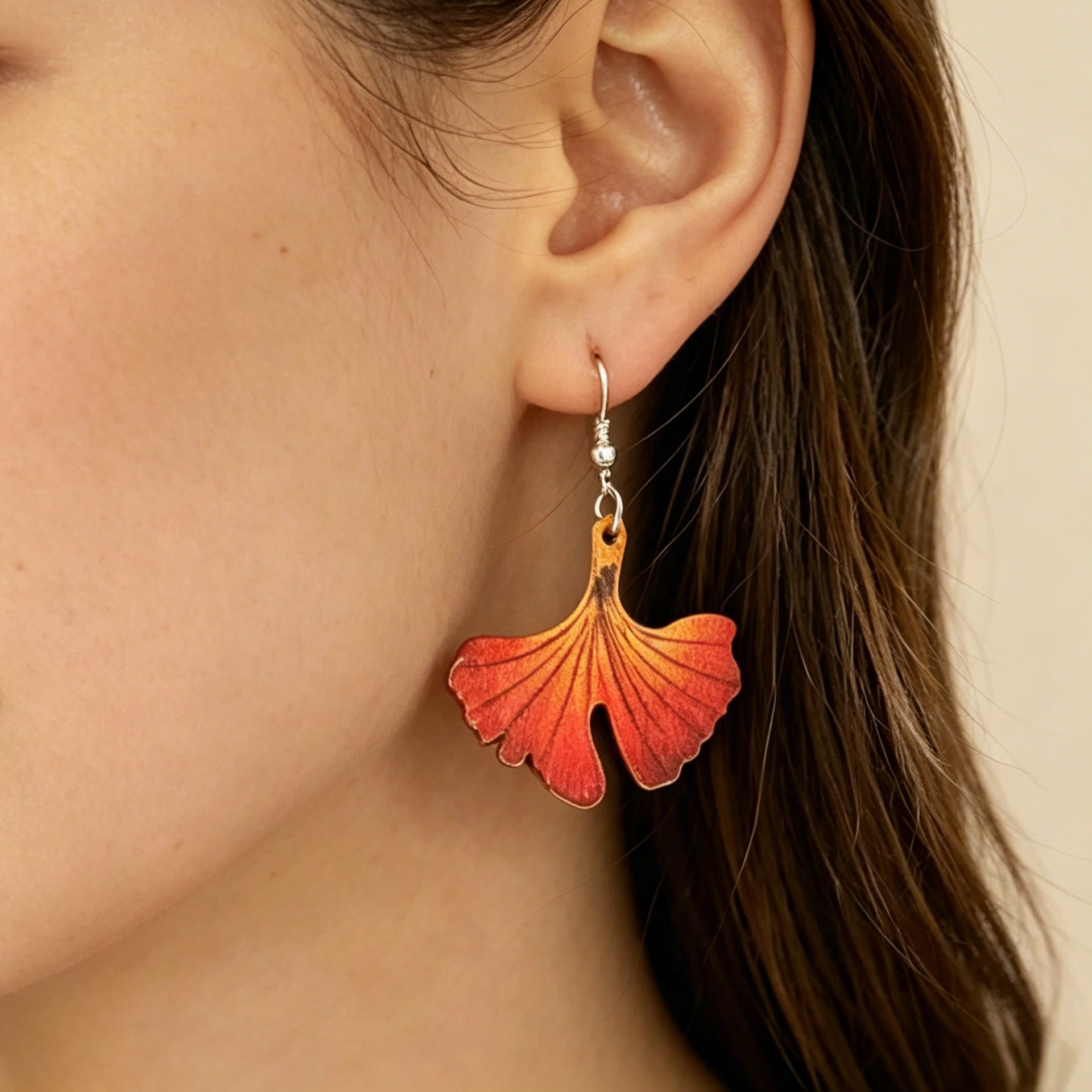 Wholesale Retro Ginkgo Leaf Wooden Earrings Vintage Painted Fallen Leaf Fashion Accessory