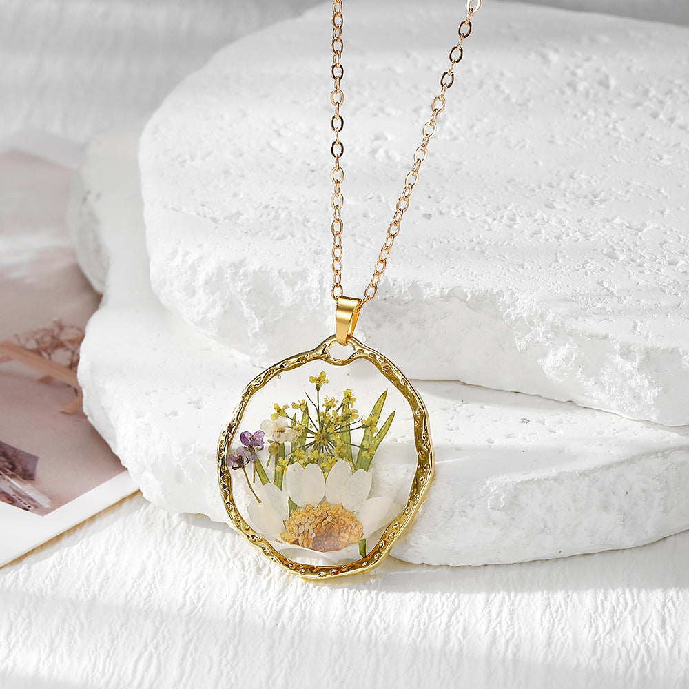 Wholesale Bohemian Dried Flower Clear Resin Pendant Necklace Colorful Flower Collarbone Chain Jewelry Accessory Gift