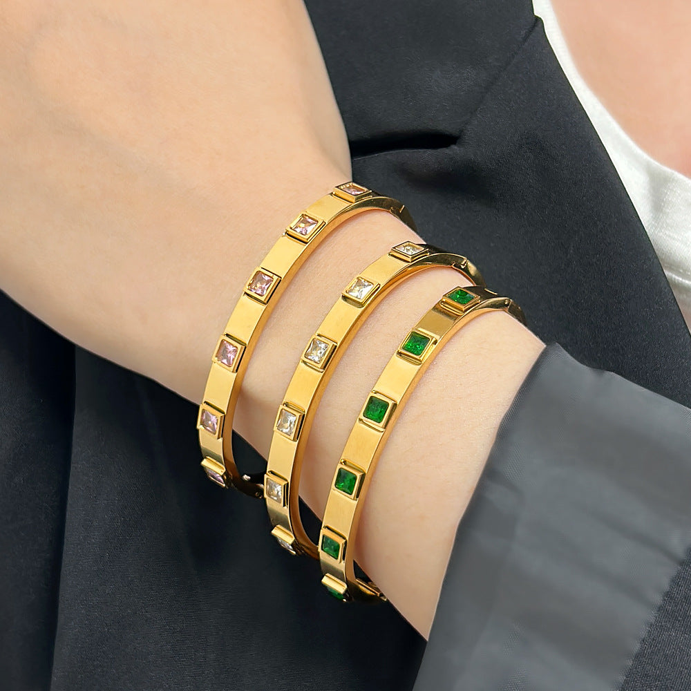 Wholesale Stainless Steel 18K Gold Color Zircon Buckle Light Luxury Bracelet ACC-BT-MeiSD003