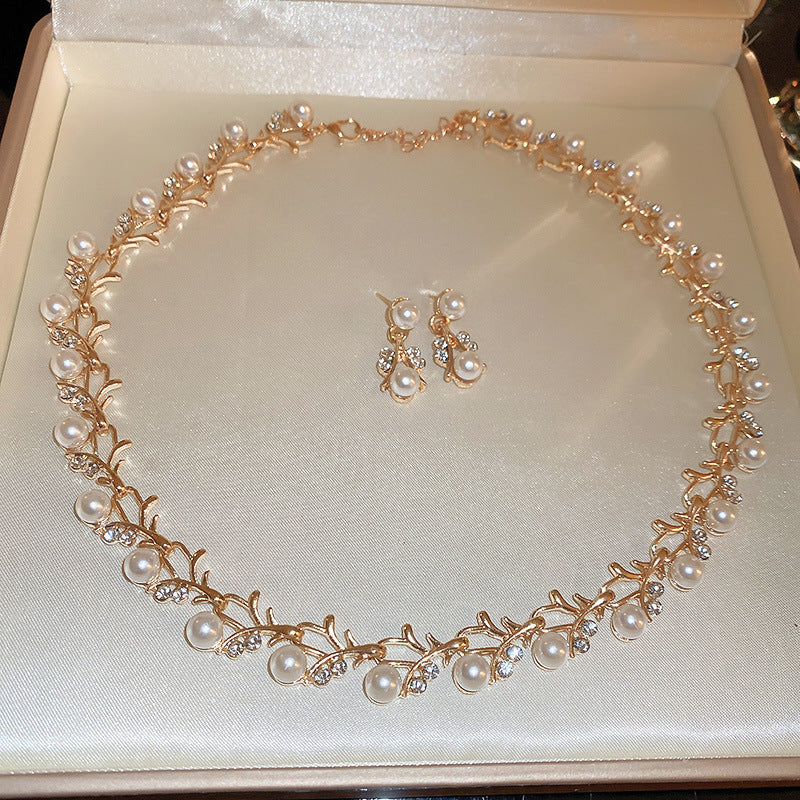 Wholesale Alloy Rhinestone Clavicle Necklace,  Geometric Vintage Style Fashion Jewelry Accessory for Gift