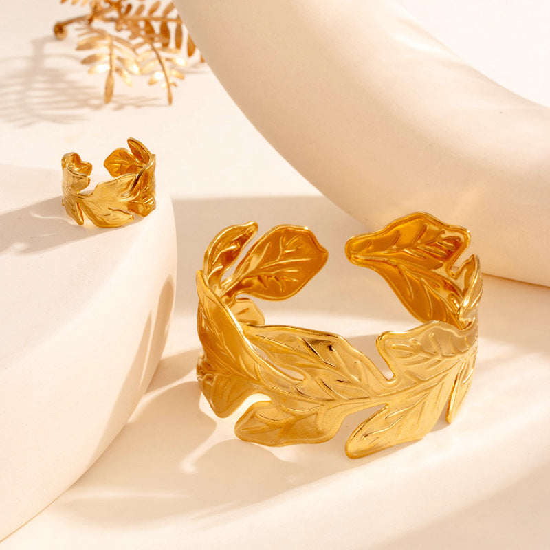 Wholesale  light luxury titanium steel leaves simple versatile  opening adjustable hand ornaments