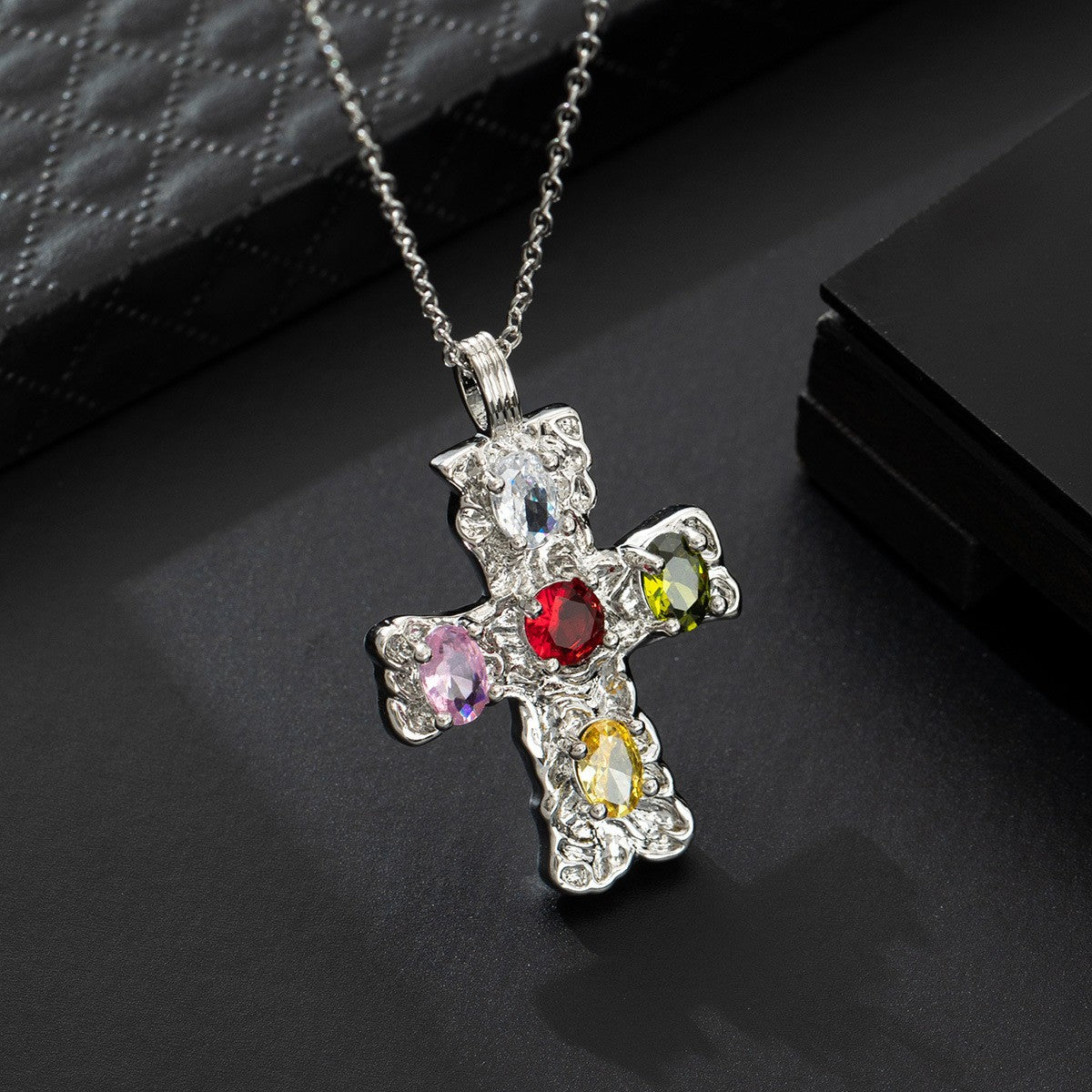 Wholesale Retro Punk Gold Plated Rhinestone Cross Necklace For Women Fashion Accessory Gift