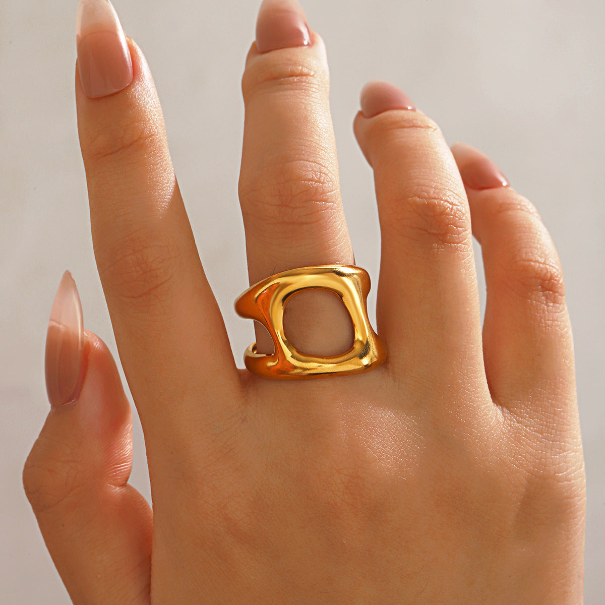 Wholesale Stainless Steel Gold Electroplated Geometric Cut Out Ring Women Fashion Accessory