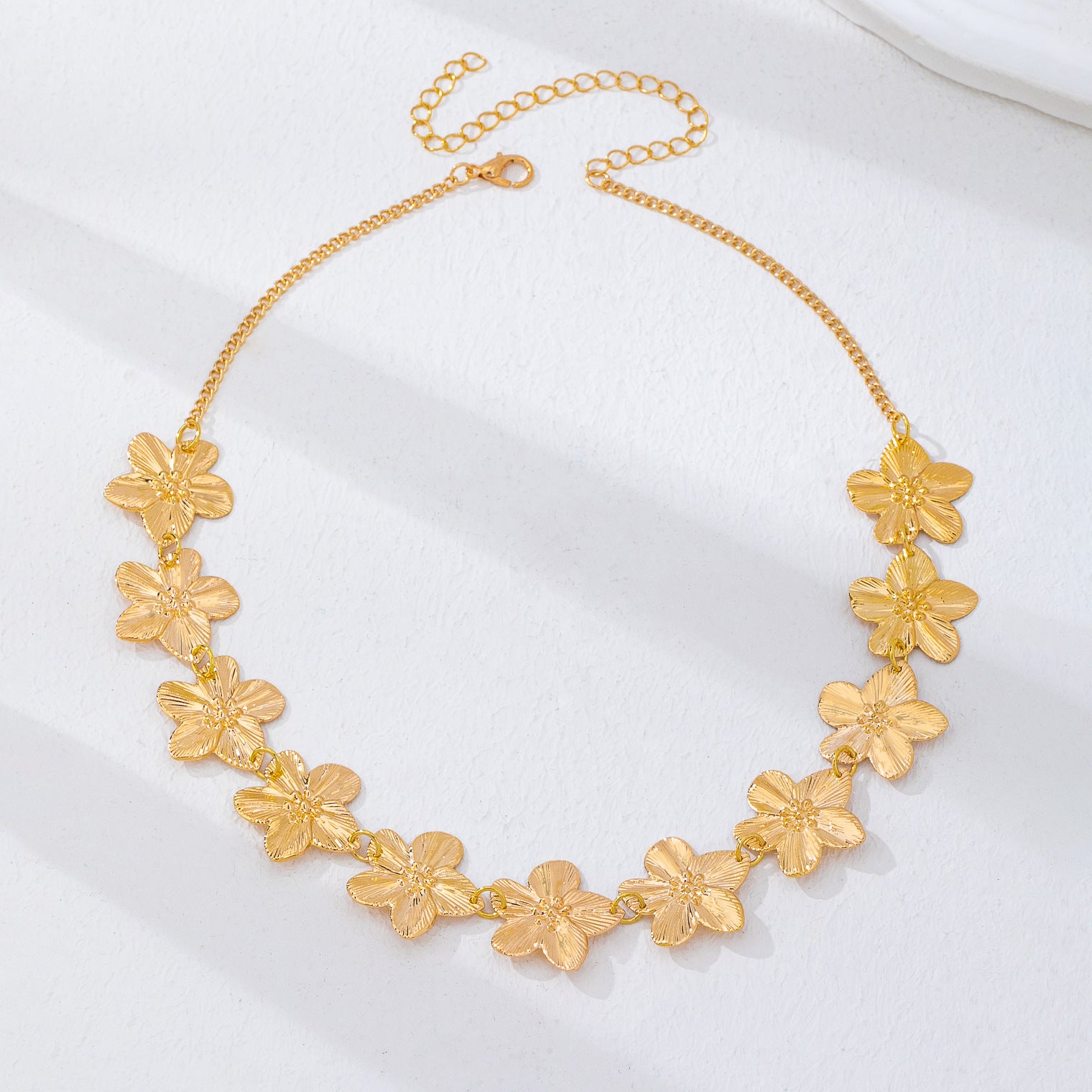 Wholesale Gold Flower Pendant Necklace Fashion Jewelry Accessory Trendy Party Gift Boutique Resale