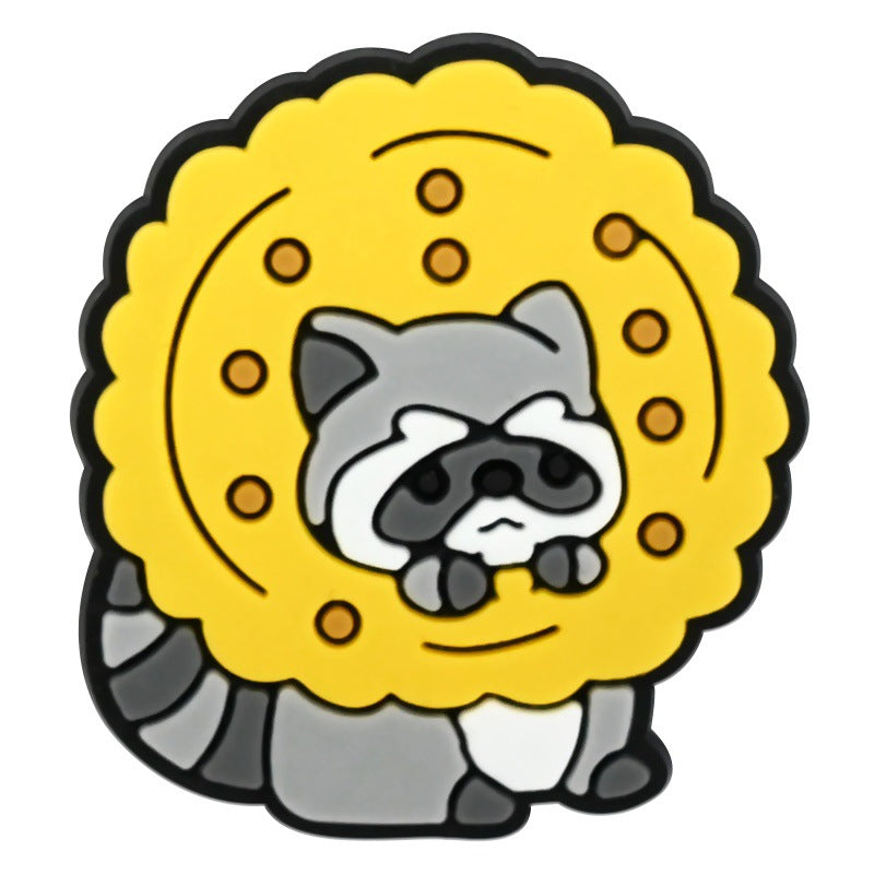 Wholesale Random 100pcs cute raccoon animal-themed  PVC Soft Rubber Shoe Buckle Decoration