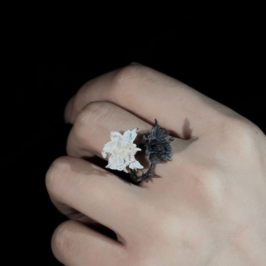 Wholesale  Black and White Flower Rings