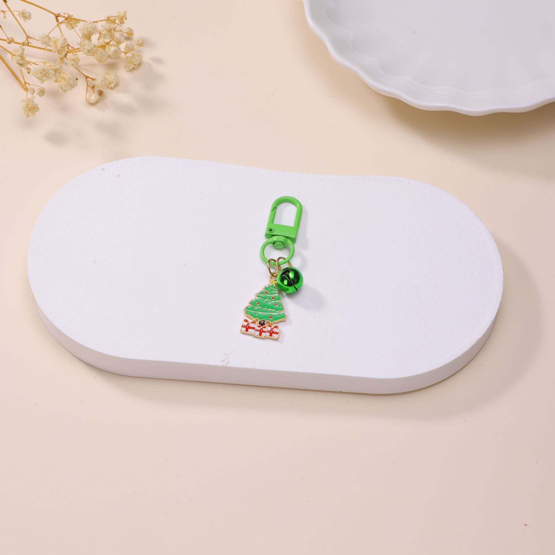 Wholesale Christmas cartoon bell old man snowflake keychain