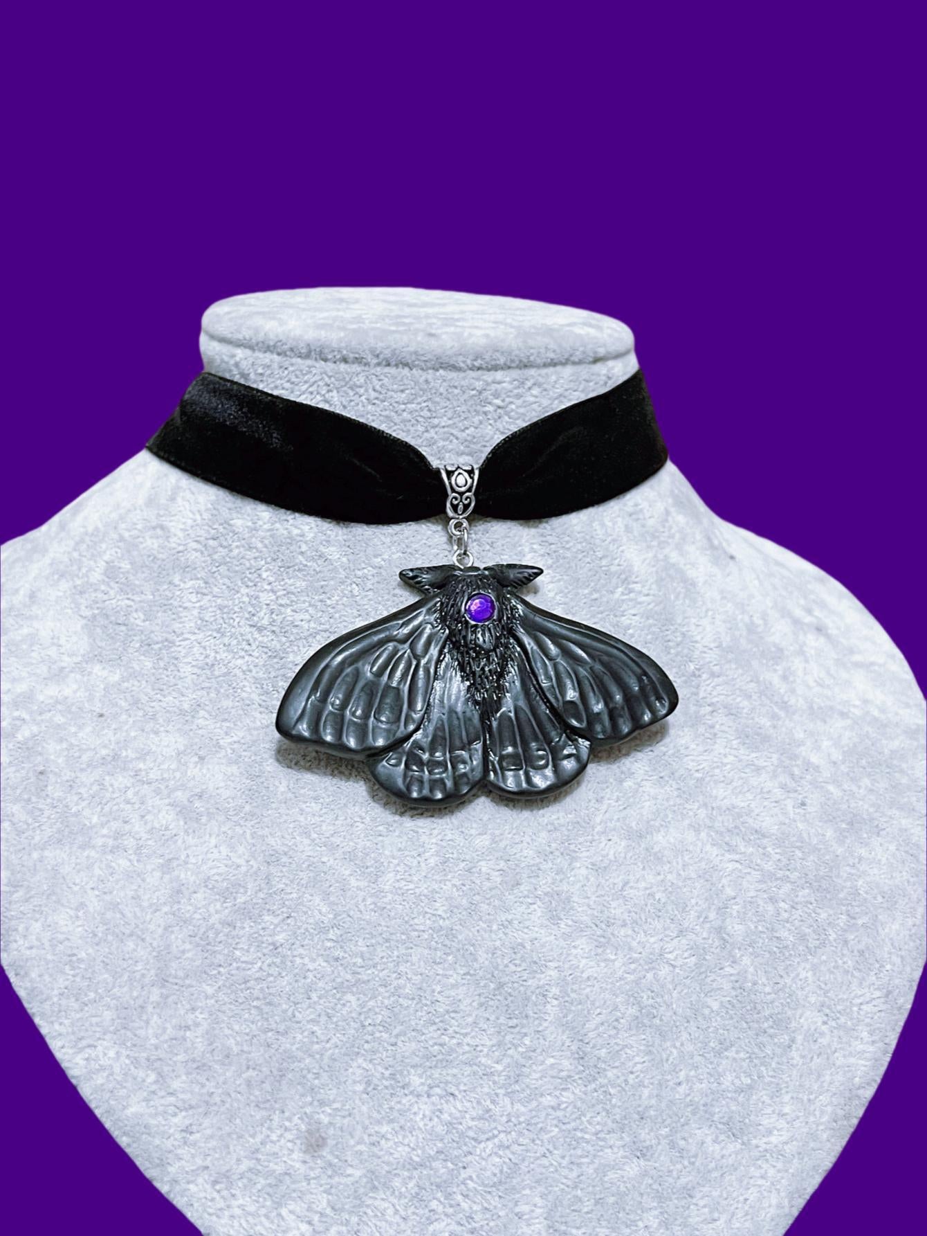 Wholesale Vintage Black Moth Velvet Necklace