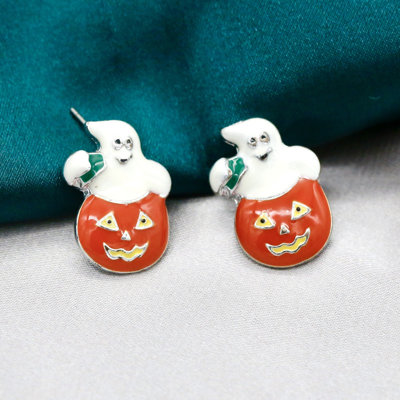 Wholesale  Halloween diamond spider long earrings
