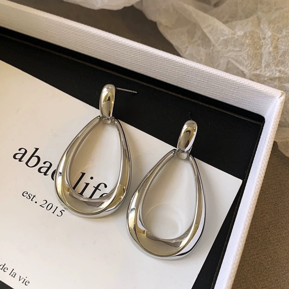 Wholesale Electroplated Metal Drop Earrings Korean Retro Style Gift Boutique Resale