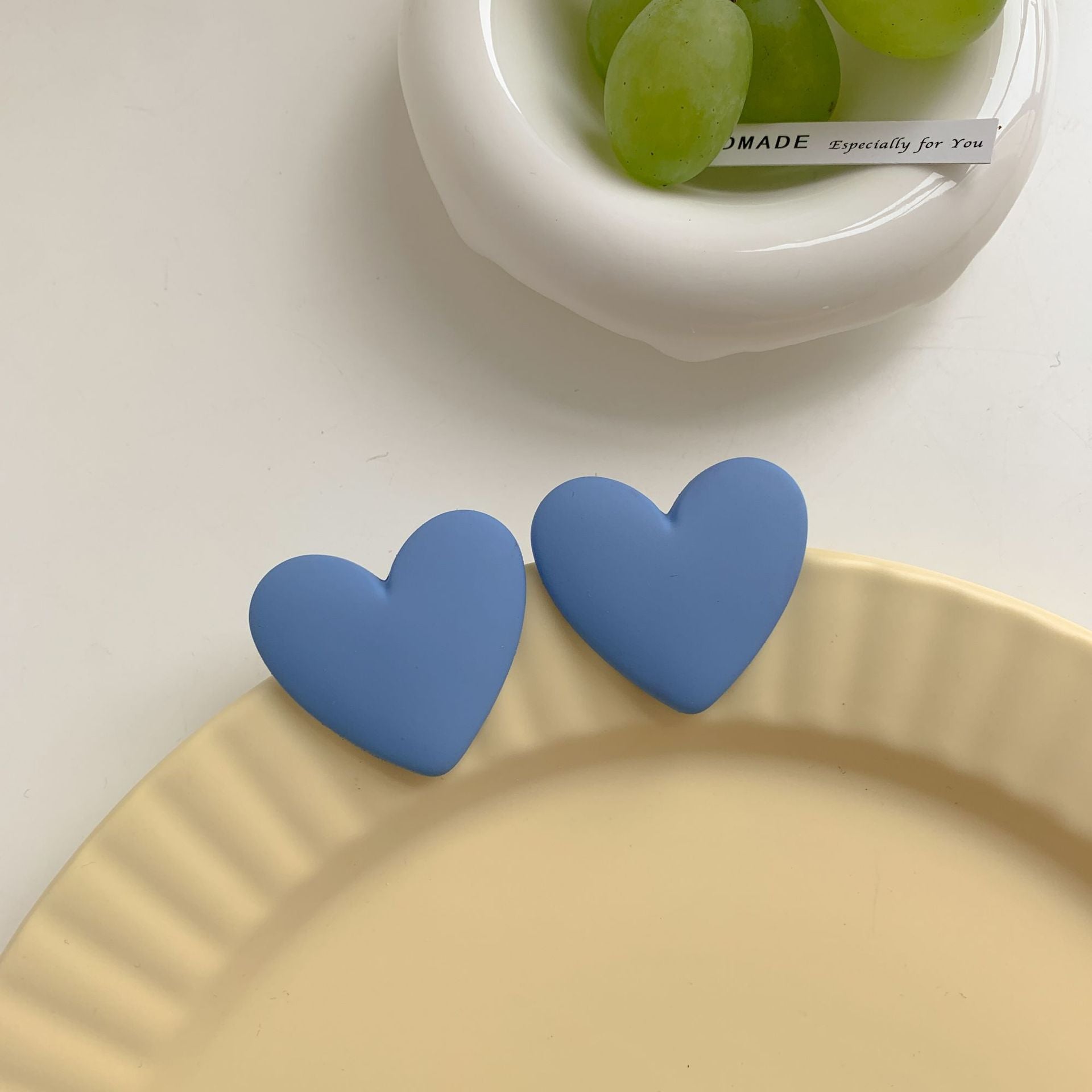 Wholesale spray painted candy color heart shaped acrylic earrings