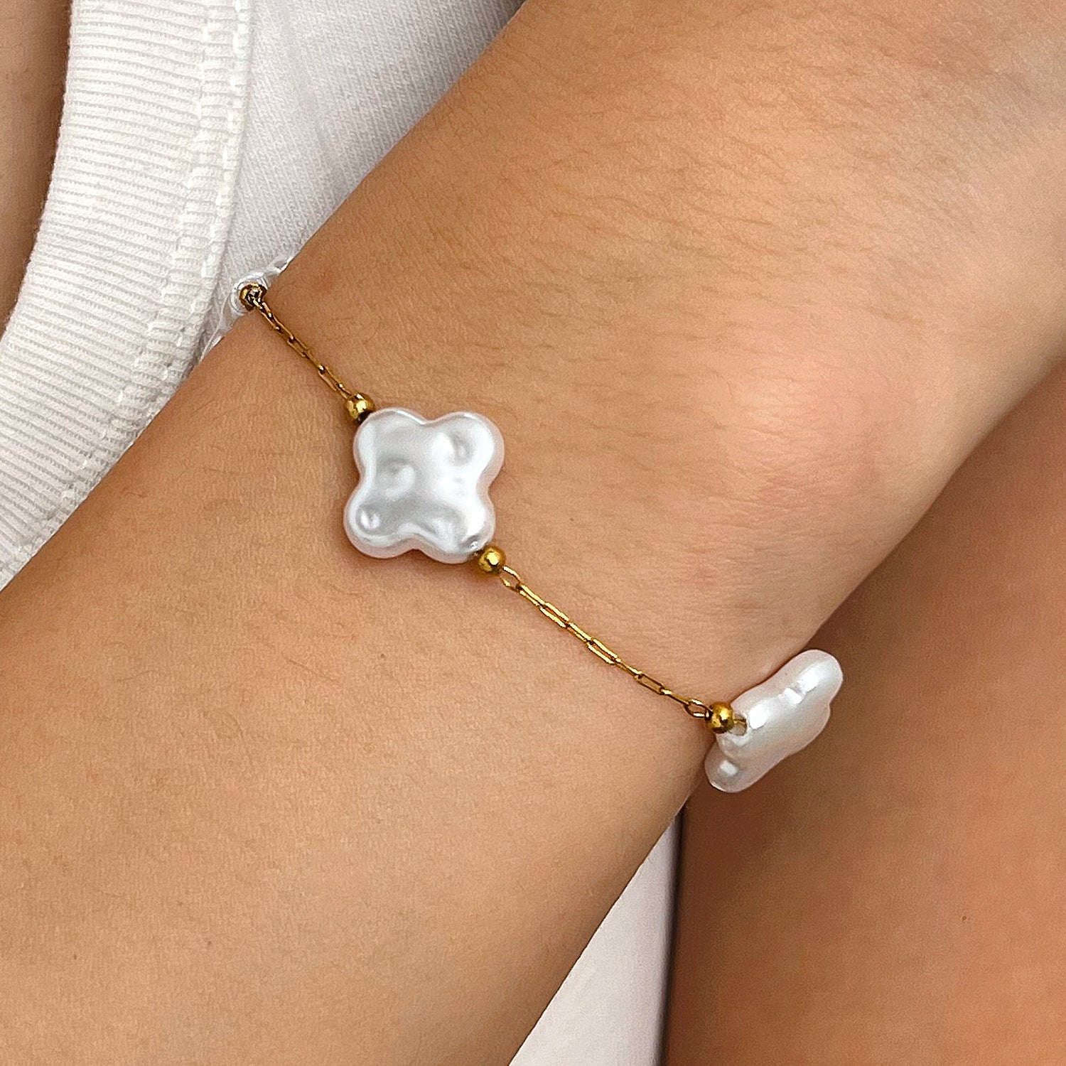 Wholesale Trendy Cloud Moon Cross Star Pearl Layered Bracelet Stainless Steel Fashion Accessory For Women Gift Boutique Resale