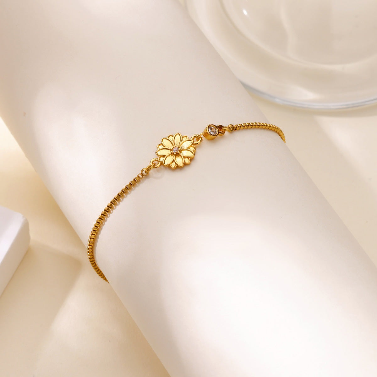 Wholesale Gold-plated December flower bracelet