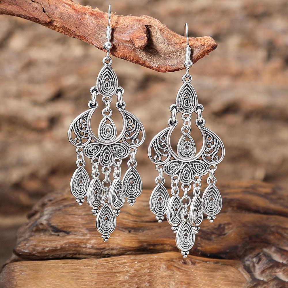 Wholesale Retro Palace Style Geometric Hollow Tassel Earring Set - Trendy Fashion Accessory for Everyday Wear