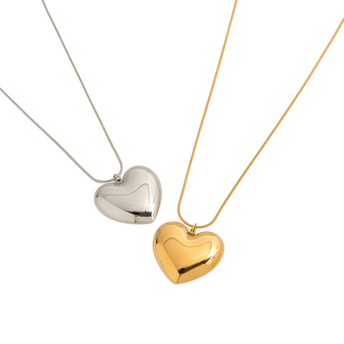 Wholesale 18k gold titanium steel  heart shaped glossy pendant necklace